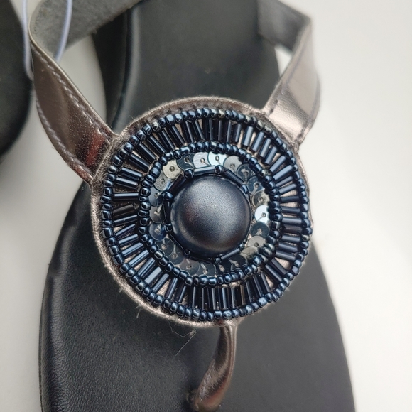 Sandals - Picture 2 of 4